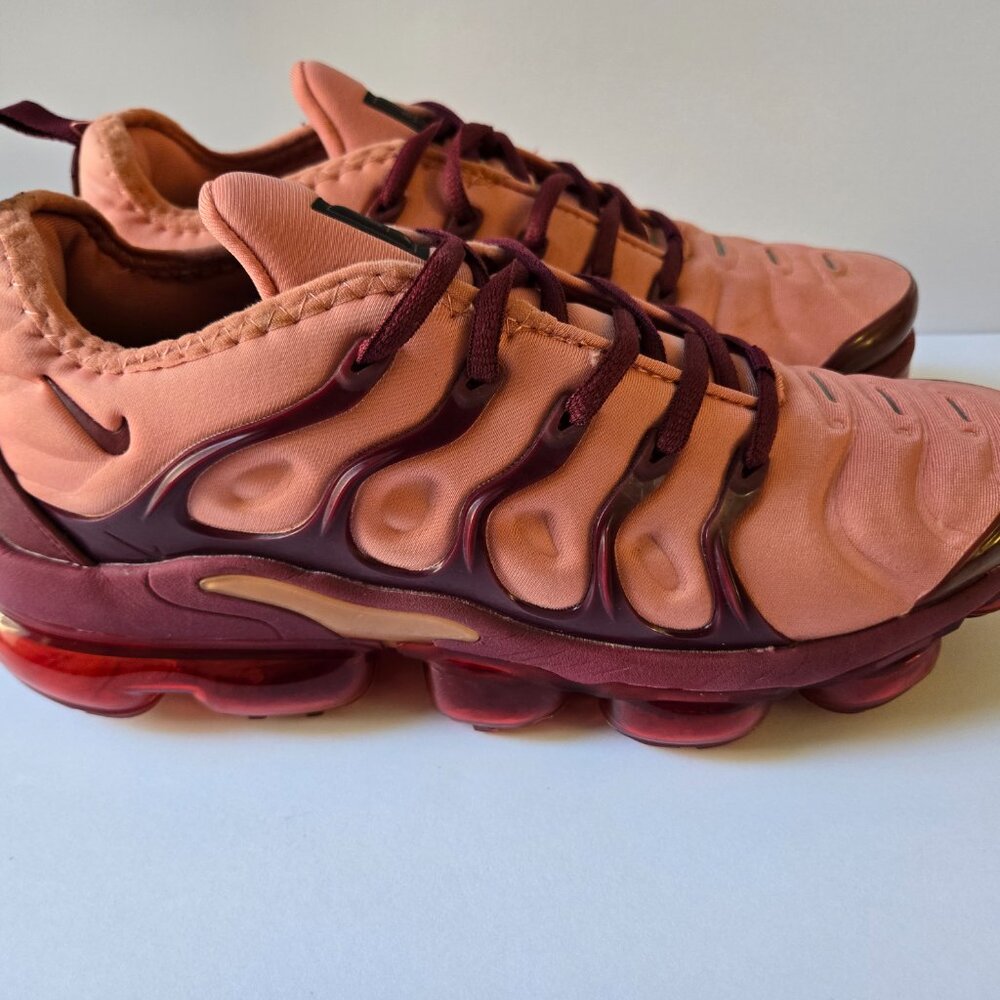 Nike Air VaporMax Plus Peach Maroon Gradient Women's 8 - Picture 3 of 8